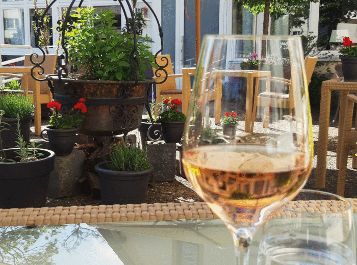 Restaurant-Lindenallee-Aussenbereich-2-940x520px